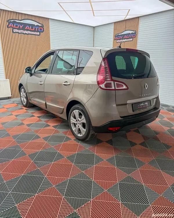Second-hand Renault Scénic III Expression 106 CP (77 kW) 2011 Bej Monovolum
