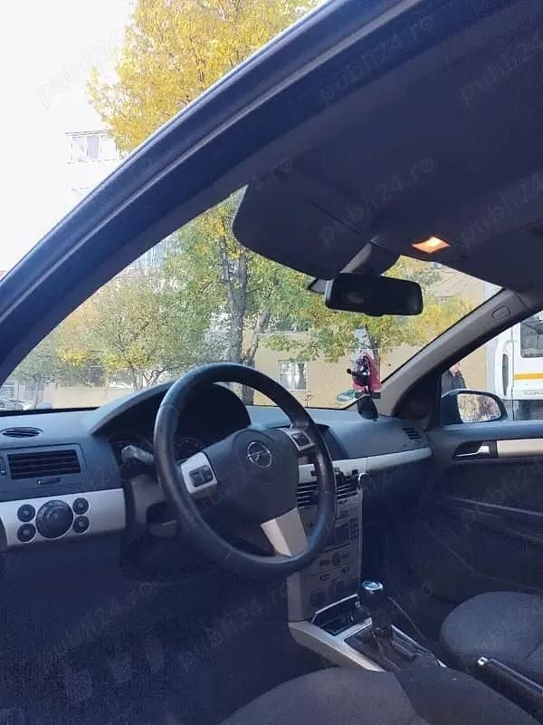 Utilizat 2008 Opel Astra Break | 2.100 EUR (Preț OK) - Imagine 1/4