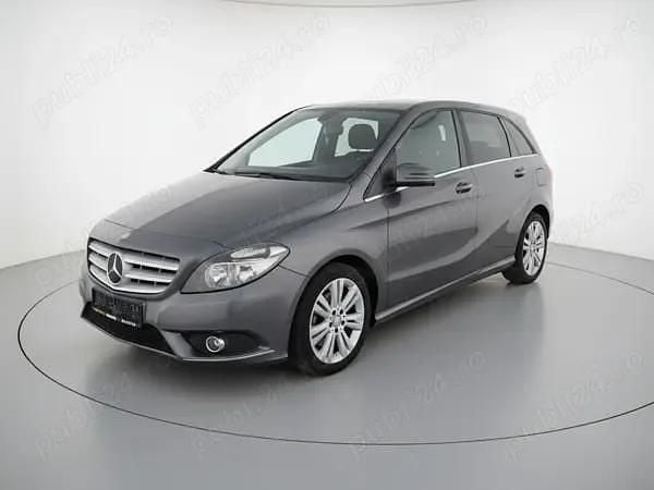 Gri Utilizat 2014 Mercedes B180 Monovolum | 7.700 EUR (Preț bun) - Imagine 1/4