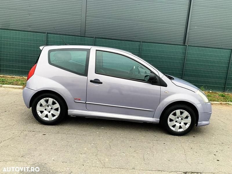Culoareargint Utilizat 2004 Citroën C2 VTR Sport Hatchback | 2.150 EUR - Imagine 1/4
