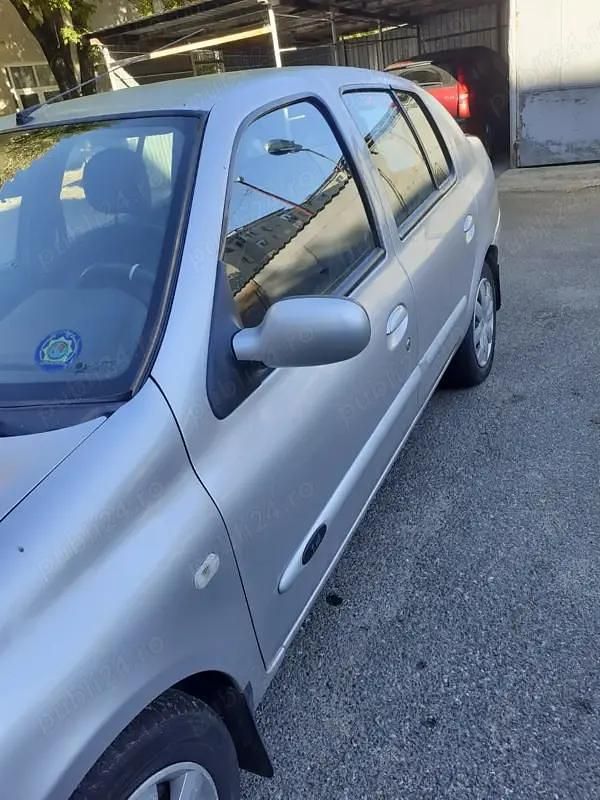 Utilizat 2006 Renault Clio Symbol Berlinǎ | 1.990 EUR - Imagine 1/4