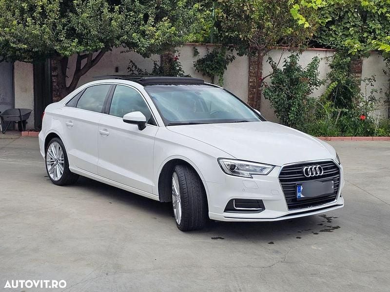 Second-hand Audi A3 Comfort 190 CP (139 kW) 2018 Culoarealb Berlinǎ