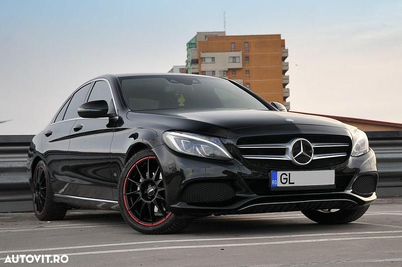Second-hand Mercedes C220 Avantgarde 170 CP (125 kW) 2015 Culoarenegru Berlinǎ