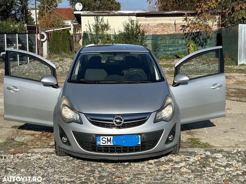 Culoareargint Utilizat 2014 Opel Corsa Edition | 4.750 EUR (Preț OK) - Imagine 1/4