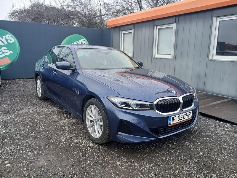 Second-hand BMW 330 292 CP (214 kW) 2023 Albastru Berlinǎ