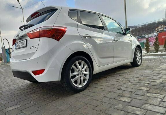 Second-hand Hyundai ix20 90 CP (66 kW) 2016 Alb Hatchback
