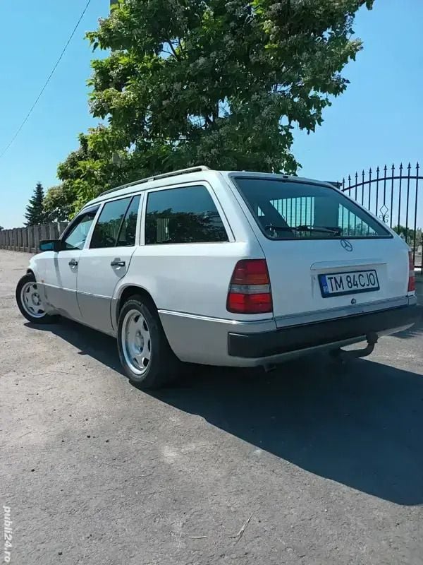 Second-hand Mercedes 250 113 CP (83 kW) 1993 Break