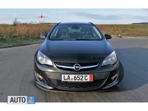 Second-hand Opel Astra Active 165 CP (121 kW) 2013 Negru Break