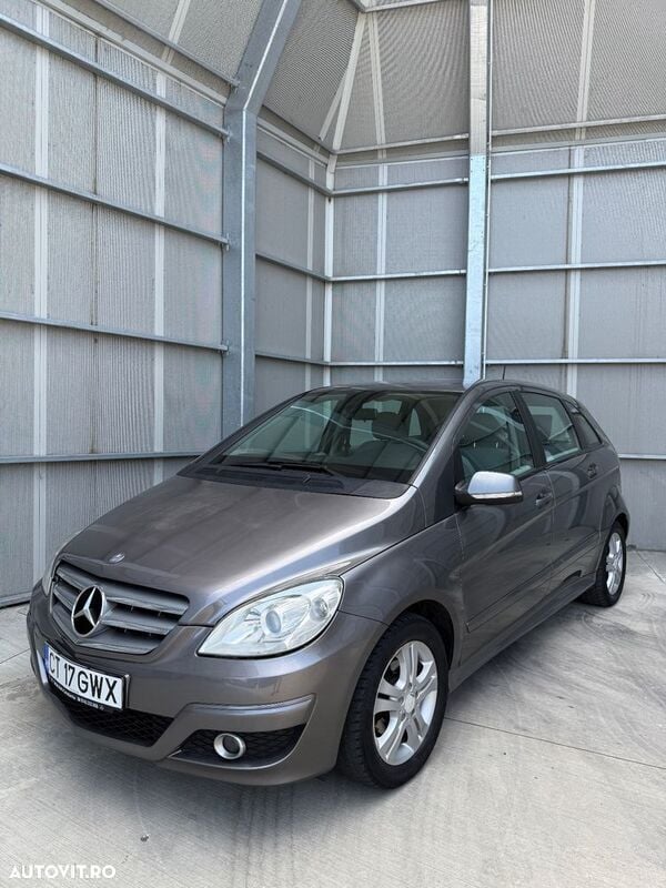 Gri Utilizat 2008 Mercedes B170 Monovolum | 3.450 EUR (Preț OK) - Imagine 1/4