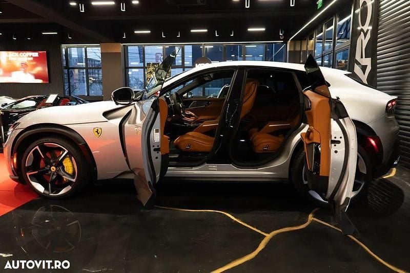 Second-hand Ferrari Purosangue 725 CP (533 kW) 2023 Culoaregri SUV