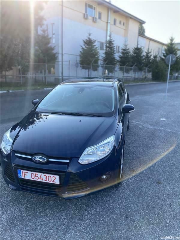 Second-hand Ford Focus 125 CP (91 kW) 2013 Albastru Break