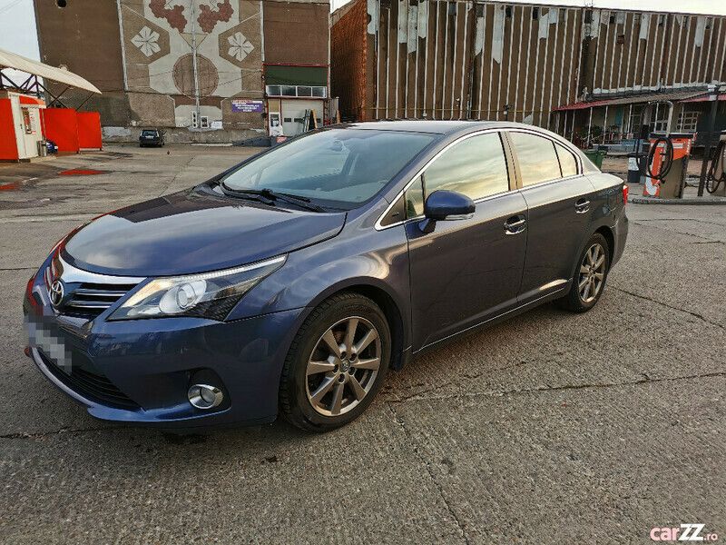 Second-hand Toyota Avensis 124 CP (91 kW) 2012 Gri Berlinǎ