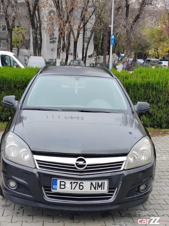 Negru Utilizat 2012 Opel Astra Break | 3.400 EUR (Preț OK) - Imagine 1/4