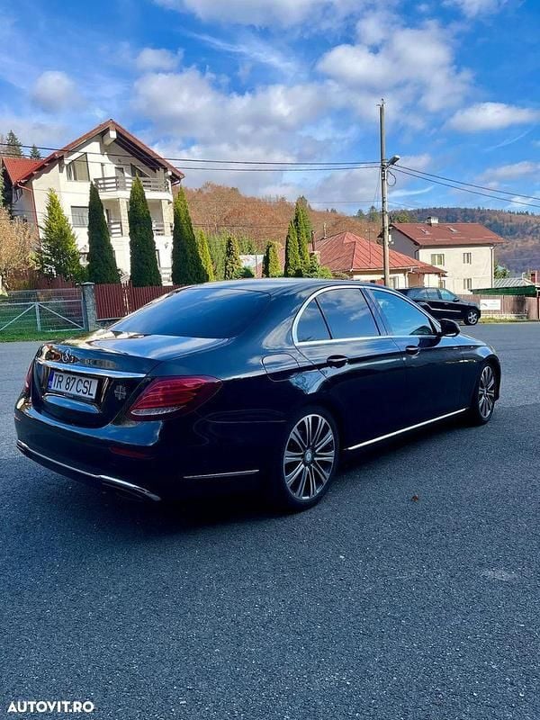 Second-hand Mercedes E220 Avantgarde 194 CP (142 kW) 2016 Culoarenegru Berlinǎ