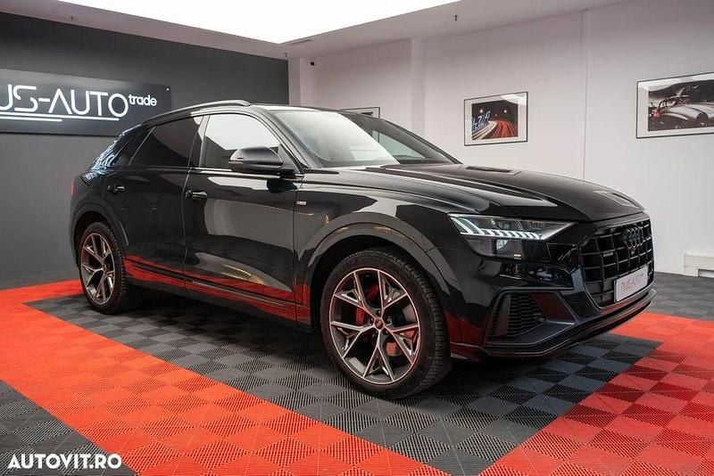 Culoarenegru Utilizat 2022 Audi Q8 Design SUV | 66.900 EUR (Preț OK) - Imagine 1/4