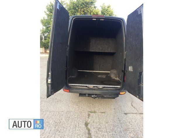Second-hand Mercedes Sprinter 190 CP (139 kW) 2010 Negru Van