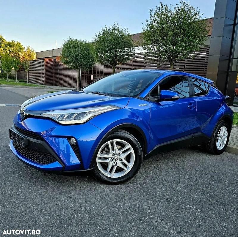 Second-hand Toyota C-HR 122 CP (89 kW) 2022 Culoarealbastru SUV