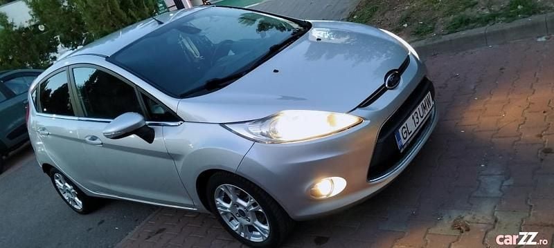 Argintiu Utilizat 2012 Ford Fiesta Hatchback | 4.150 EUR (Preț OK) - Imagine 1/4