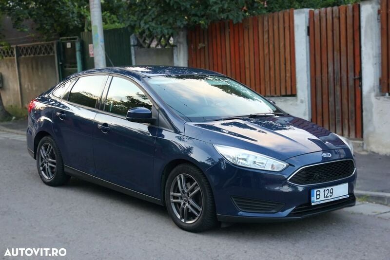 Albastru Utilizat 2016 Ford Focus Trend Berlinǎ | 6.290 EUR (Preț bun) - Imagine 1/4