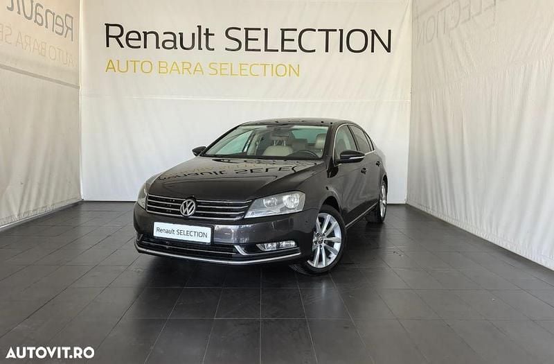 Culoaremaro Utilizat 2011 VW Passat Highline Berlinǎ | 6.990 EUR (Preț bun) - Imagine 1/4