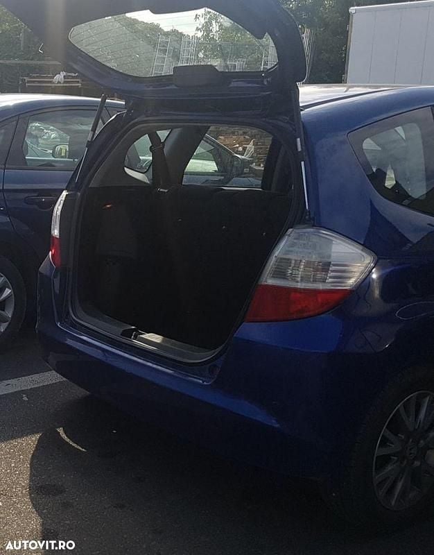 Second-hand Honda Jazz LS 100 CP (73 kW) 2009 Culoarealbastru Hatchback