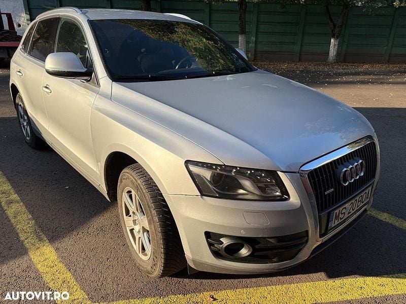 Culoareargint Utilizat 2011 Audi Q5 SUV | 8.000 EUR (Preț OK) - Imagine 1/4