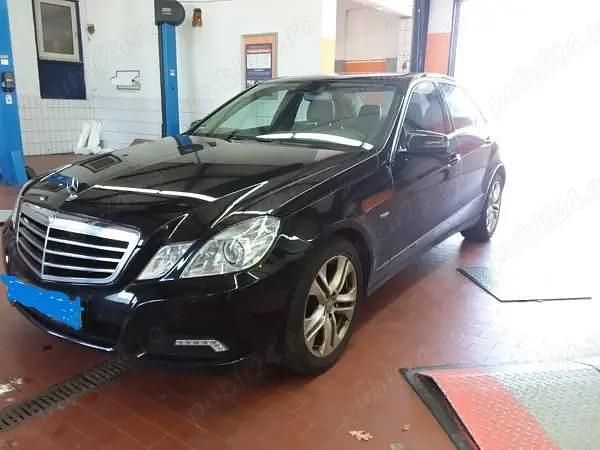 Utilizat 2009 Mercedes E200 Avantgarde Berlinǎ | 7.900 EUR (Preț OK) - Imagine 1/4