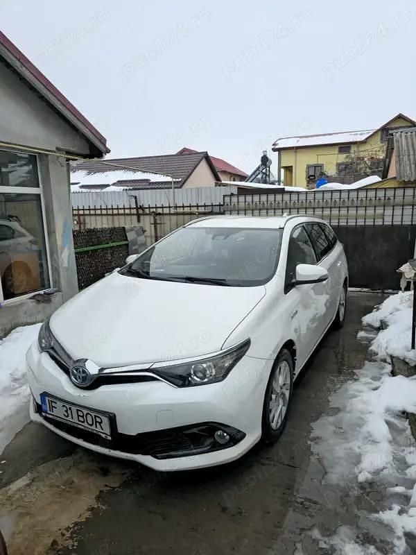 Second-hand Toyota Auris Hybrid 130 CP (95 kW) 2018 Break