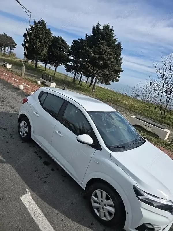 Second-hand Dacia Sandero 90 CP (66 kW) 2023 Alb Hatchback