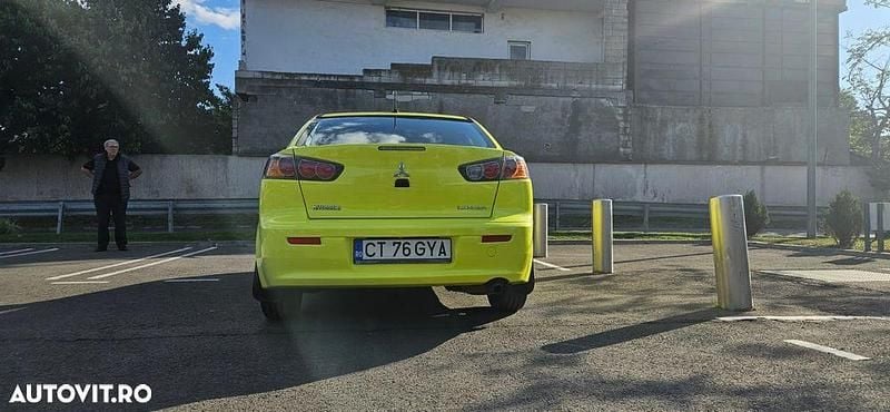 Second-hand Mitsubishi Lancer Invite 117 CP (86 kW) 2017 Culoaregalbeuriu Berlinǎ