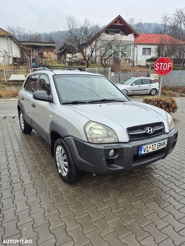 Culoaregri Utilizat 2010 Hyundai Tucson GLS SUV | 3.500 EUR (Super Preț) - Imagine 1/4