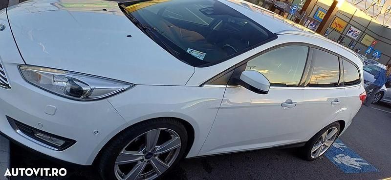 Second-hand Ford Focus Titanium 150 CP (110 kW) 2018 Culoarealb Break