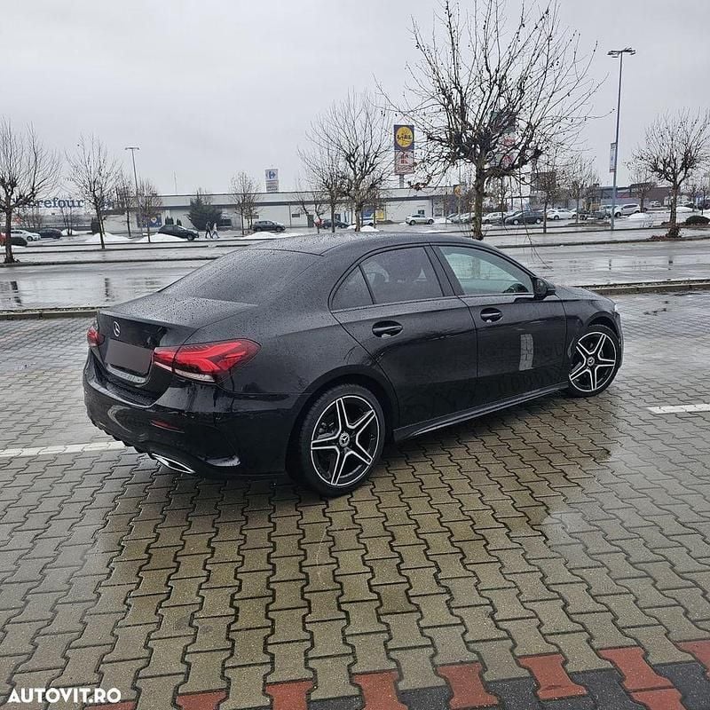 Second-hand Mercedes A180 AMG line 136 CP (100 kW) 2020 Culoarenegru Berlinǎ