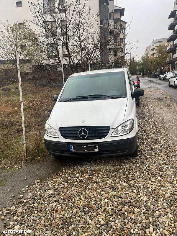 Culoarealb Utilizat 2010 Mercedes Vito Monovolum | 8.800 EUR (Super Preț) - Imagine 1/3