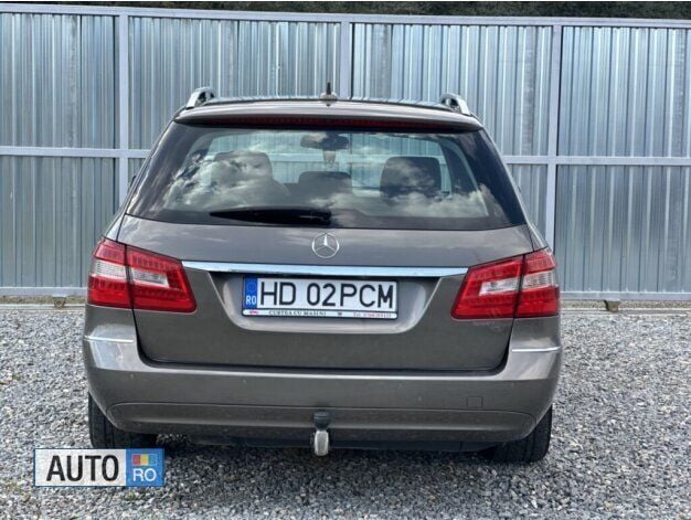 Second-hand Mercedes E200 136 CP (100 kW) 2012 Maro Break
