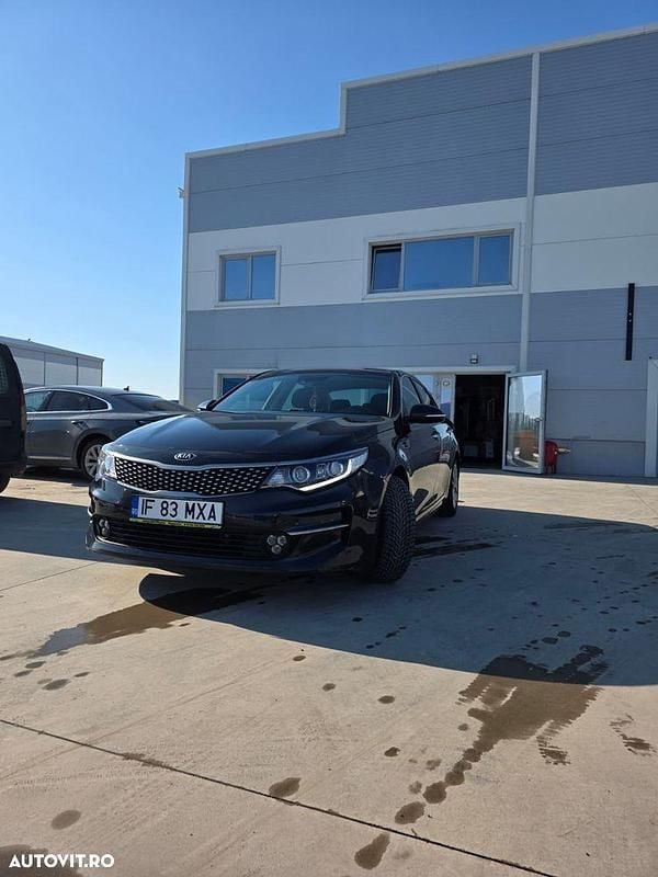 Second-hand Kia Optima Comfort 141 CP (103 kW) 2017 Culoarealbastru Berlinǎ
