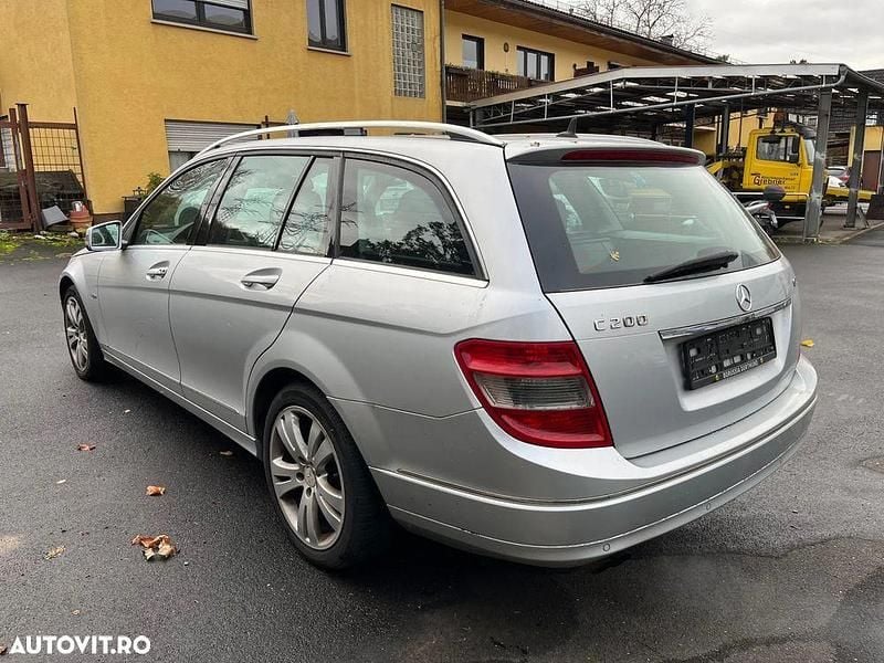 Second-hand Mercedes C200 Avantgarde 136 CP (100 kW) 2009 Culoareargint Break