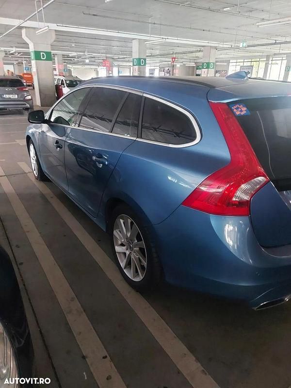 Culoarealbastru Utilizat 2015 Volvo V60 Ocean Race Break | 9.500 EUR (Preț OK) - Imagine 1/4