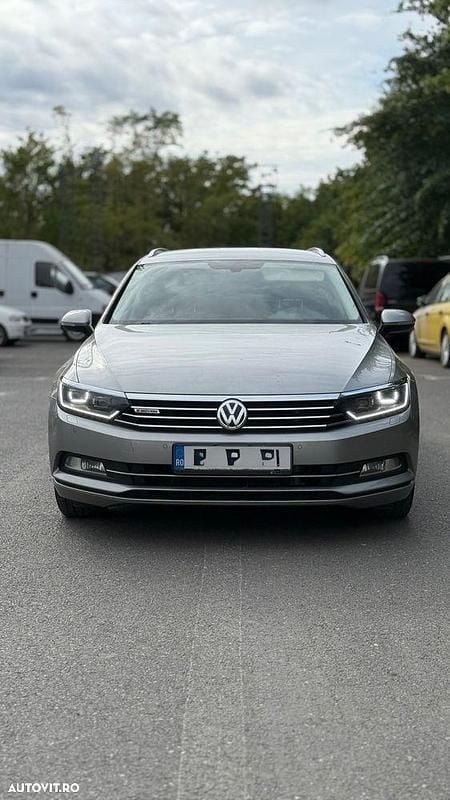Culoarebej Utilizat 2015 VW Passat Highline Break | 13.200 EUR (Preț bun) - Imagine 1/4