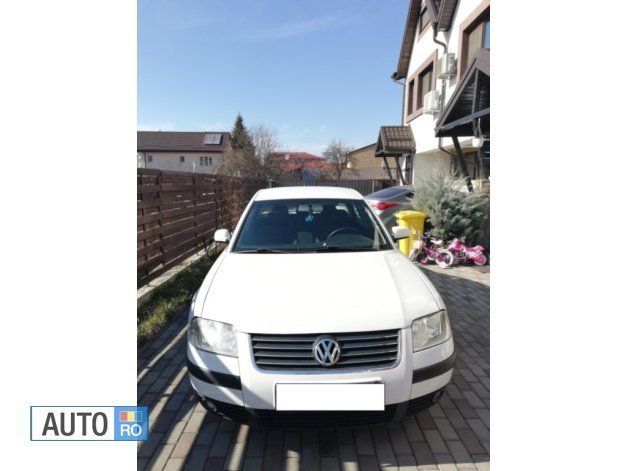 Alb Utilizat 2001 VW Passat Edition Berlinǎ | 1.999 EUR - Imagine 1/4