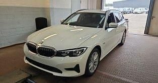 Utilizat 2022 BMW 330e Advantage | 29.059 EUR (Super Preț) - Imagine 1/1