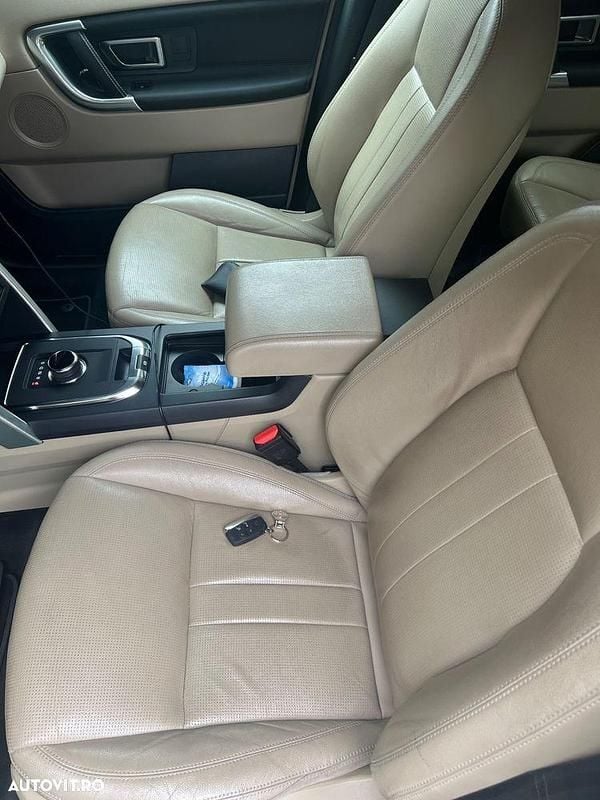 Second-hand Land Rover Discovery Sport HSE Luxury 180 CP (132 kW) 2018 Culoarenegru SUV