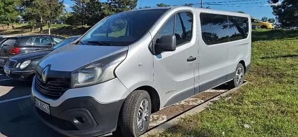Argintiu Utilizat 2017 Renault Trafic Monovolum | 9.200 EUR (Puțin scump) - Imagine 1/4