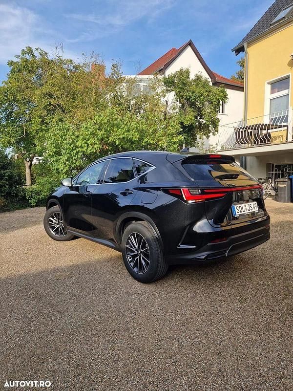 Culoarenegru Utilizat 2025 Lexus NX350h E-FOUR Executive Line Berlinǎ | 61.999 EUR (Preț OK) - Imagine 1/4