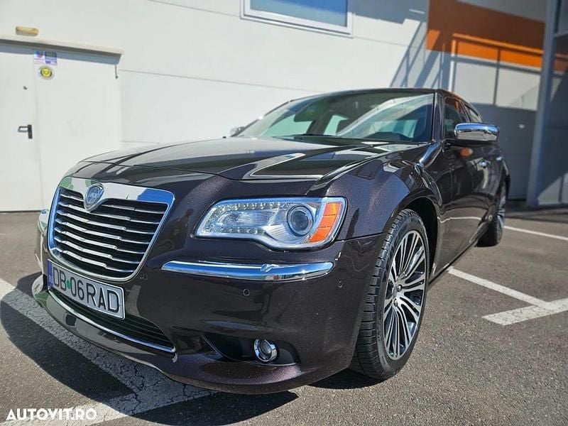Culoaremaro Utilizat 2012 Lancia Thema Berlinǎ | 8.500 EUR - Imagine 1/4