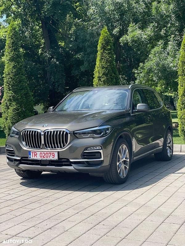 Second-hand BMW X5 Sport Line 394 CP (289 kW) 2020 Maro SUV