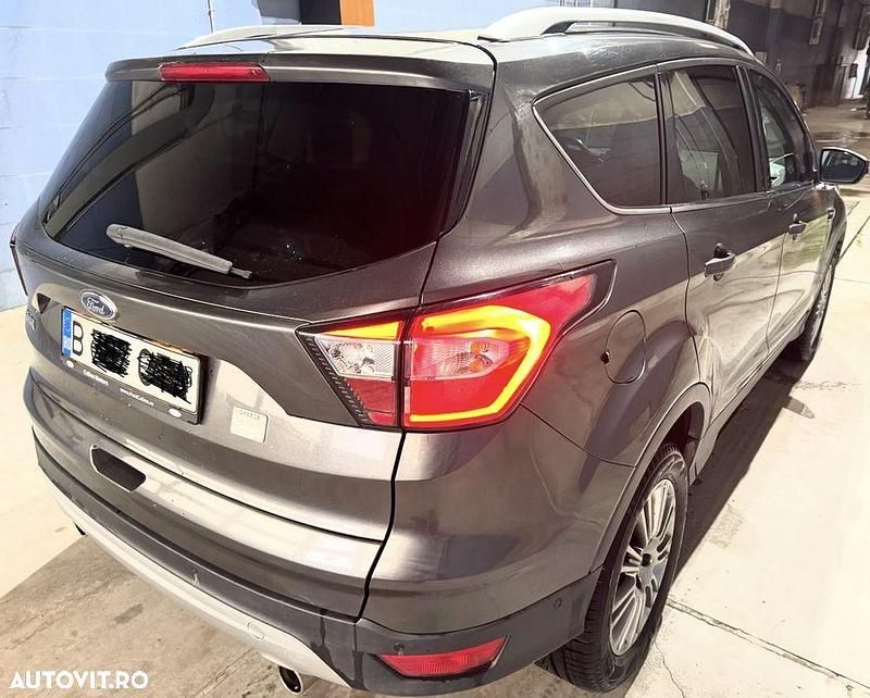 Second-hand Ford Kuga Titanium 180 CP (132 kW) 2018 Culoaregri SUV