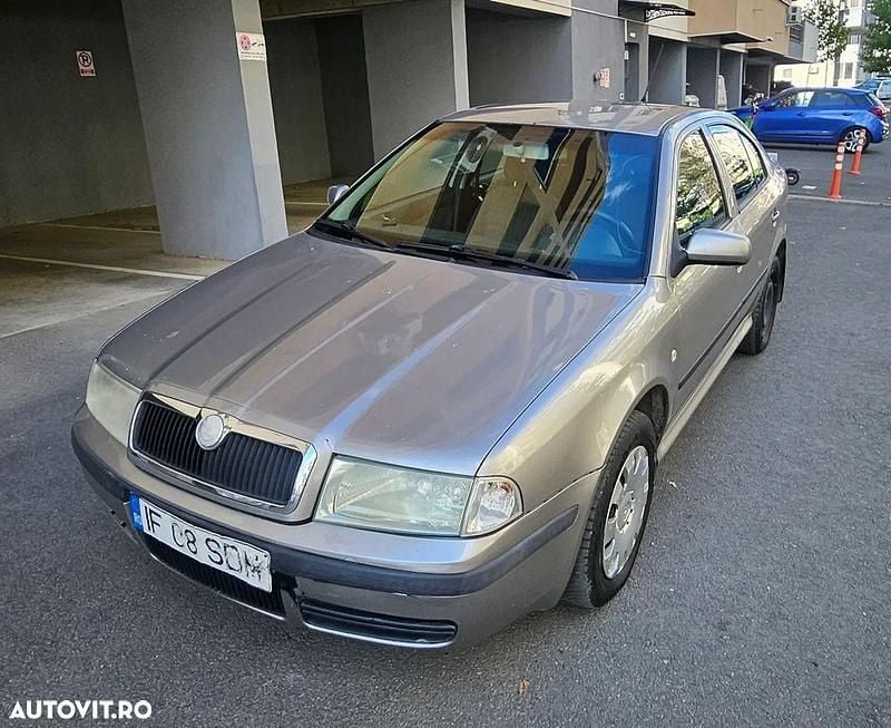 Culoareargint Utilizat 2007 Skoda Octavia Tour Berlinǎ | 1.500 EUR (Preț bun) - Imagine 1/4