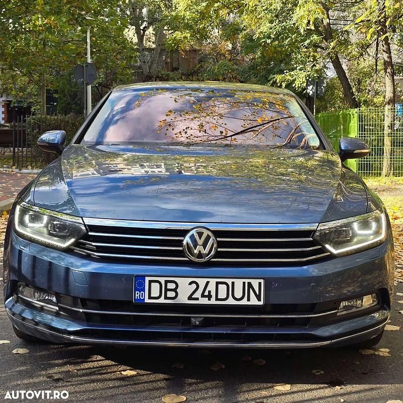Culoarealbastru Utilizat 2015 VW Passat Highline Berlinǎ | 19.990 EUR (Scump) - Imagine 1/4