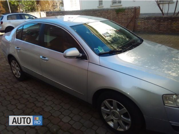 Argintiu Utilizat 2006 VW Passat Comfortline Berlinǎ | 3.500 EUR (Puțin scump) - Imagine 1/4